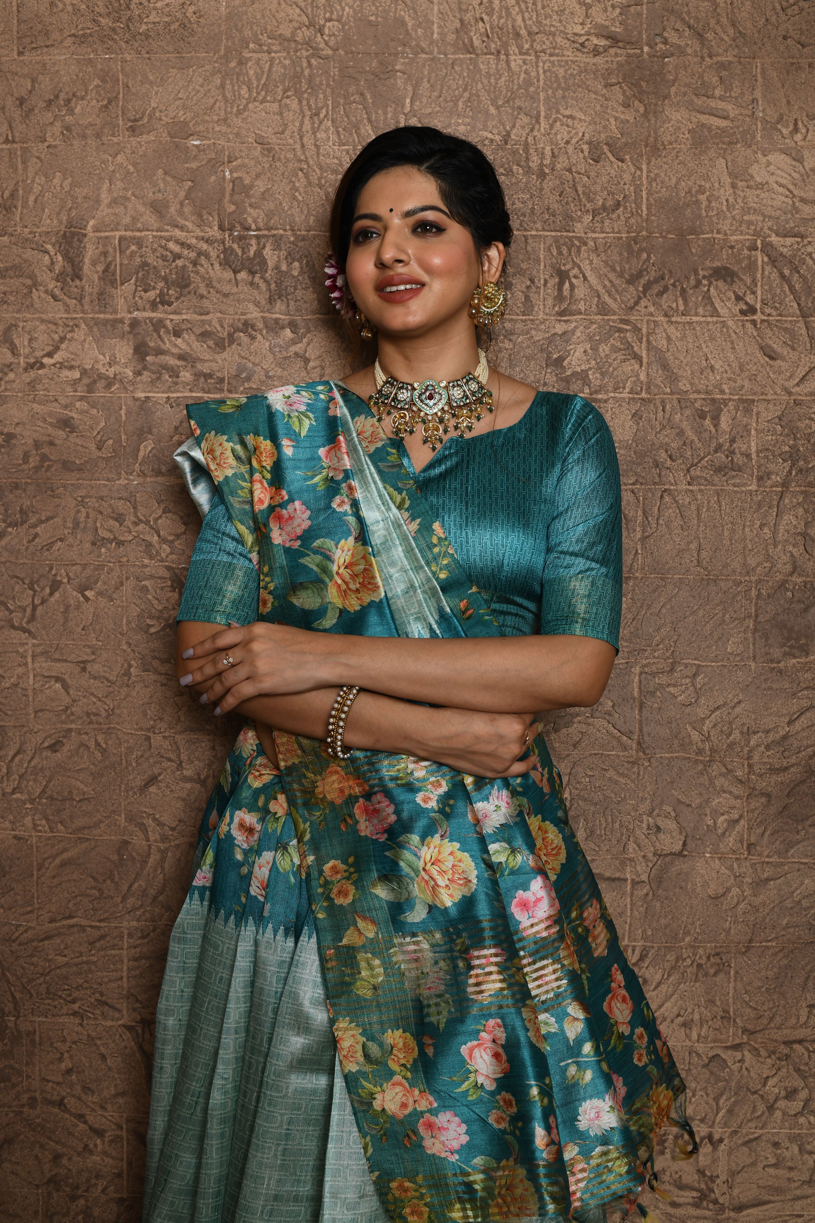 Heeni- soft tussar silk saree with all over beautiful print and control floral print on pallu