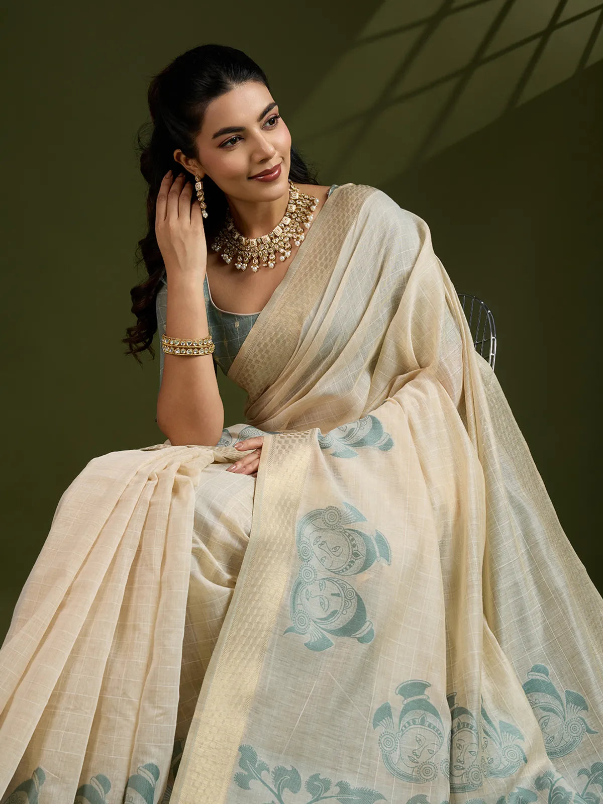 Morni- Royal Saree Luxurious Pattons  Delicate Thread Work
