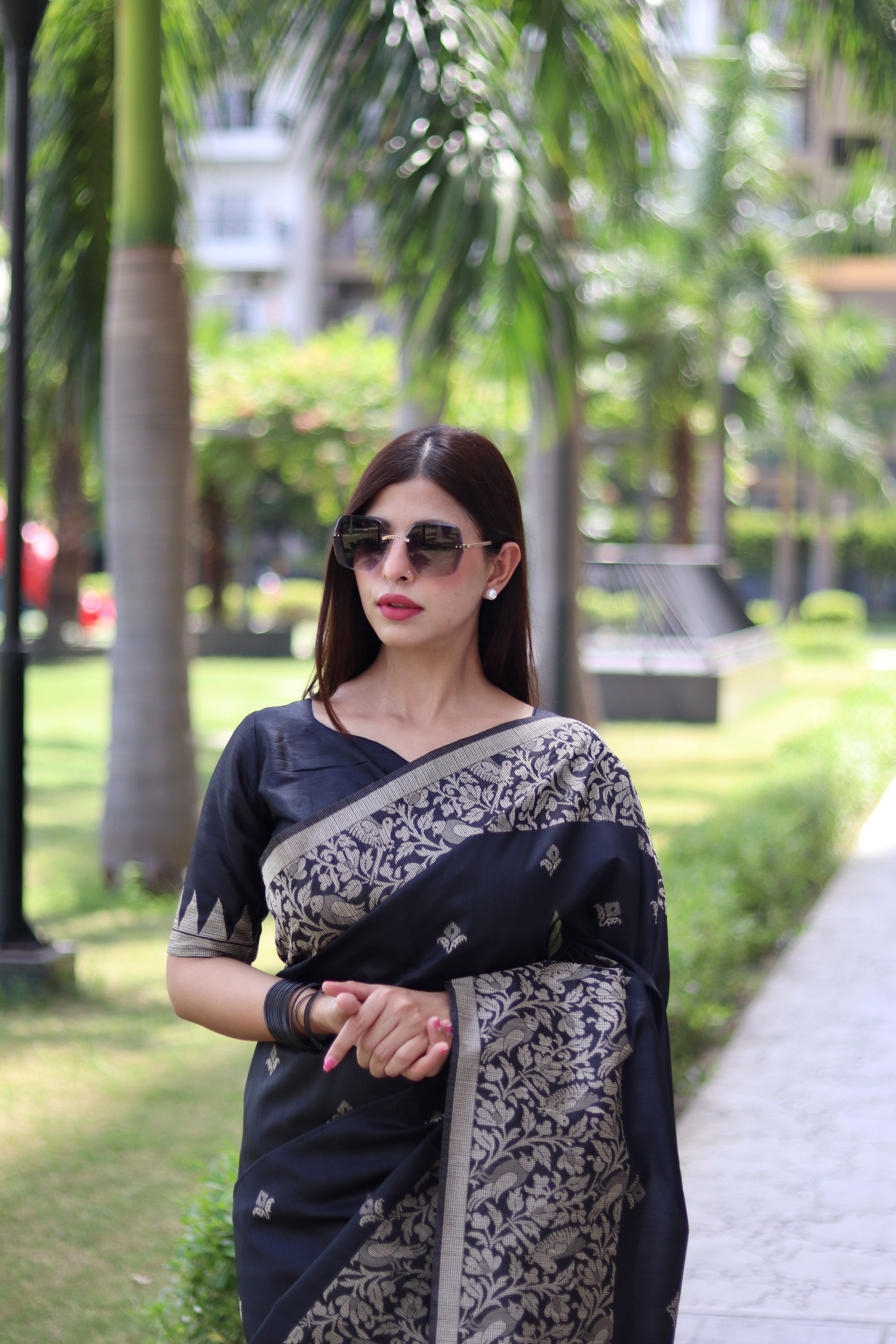 Jiya-2 Queen’s Choice – Rich Handloom Elegance