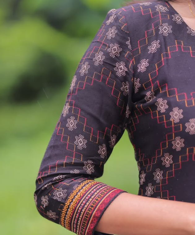 Aru- Garnet Weave Muslin Kurti with 3/4 Sleeves – Casual Chic