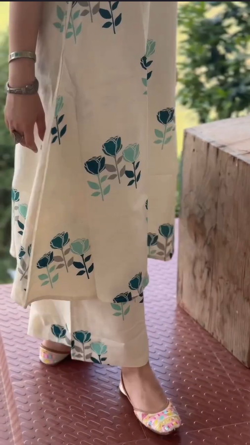 E&F- A must-have kurta set print work and soft fabric