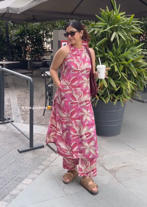 Vishi-  must-have kurta set print work and soft fabric