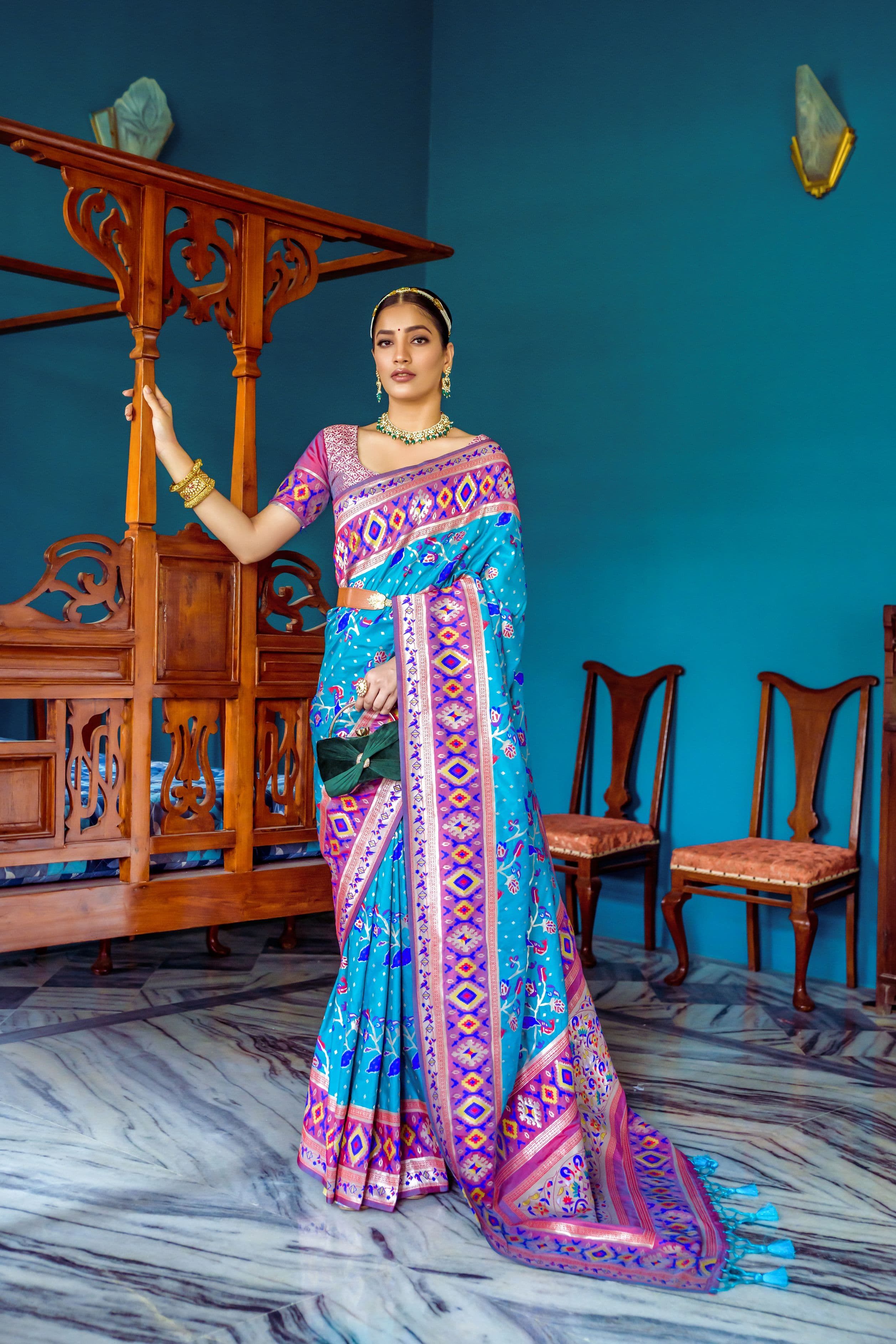 Queen- SUPERHIT DESIGN LAUNCHING IN PAITHANI PATOLA CONCEPT