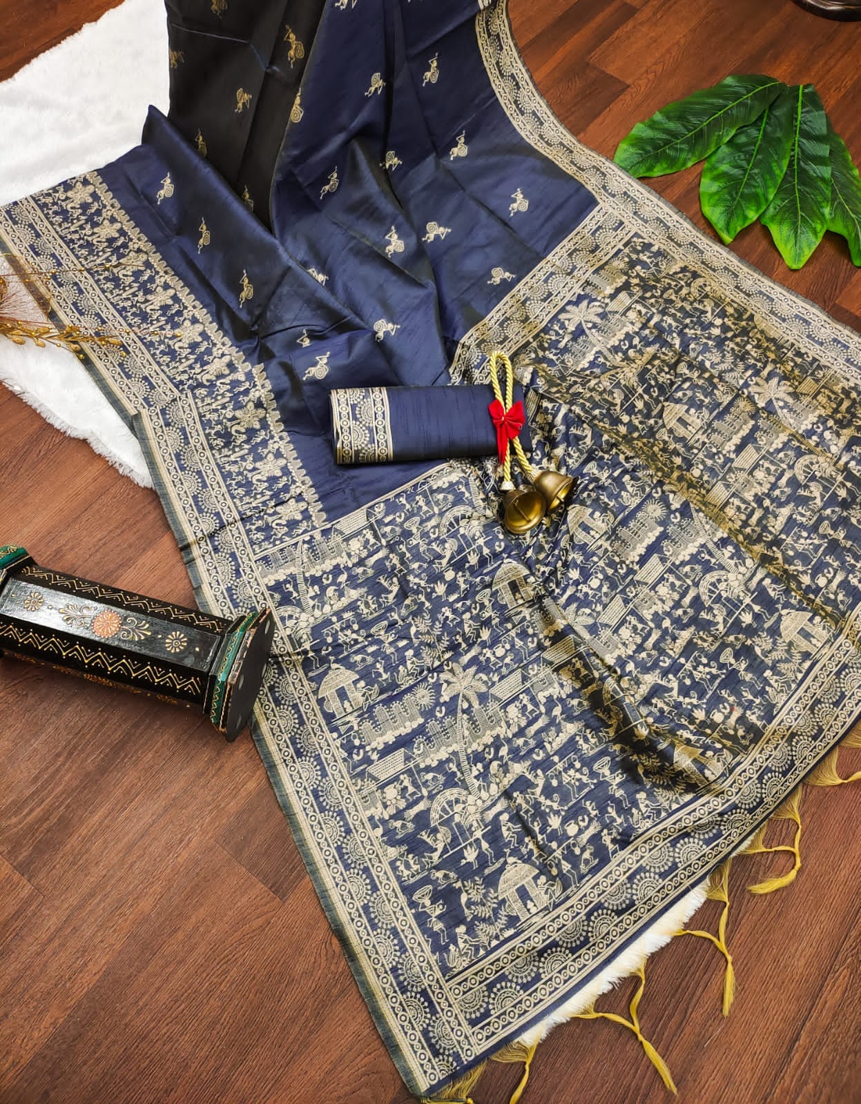 Avny - Banglori  raw silk saree with weaving pallu and border