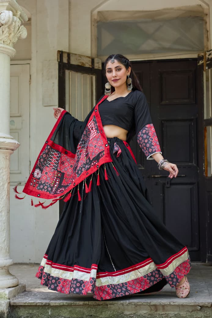 Crowne-  Celebrate the vibrant spirit of Navratri with this elegant and graceful white pure cotton chaniya choli set