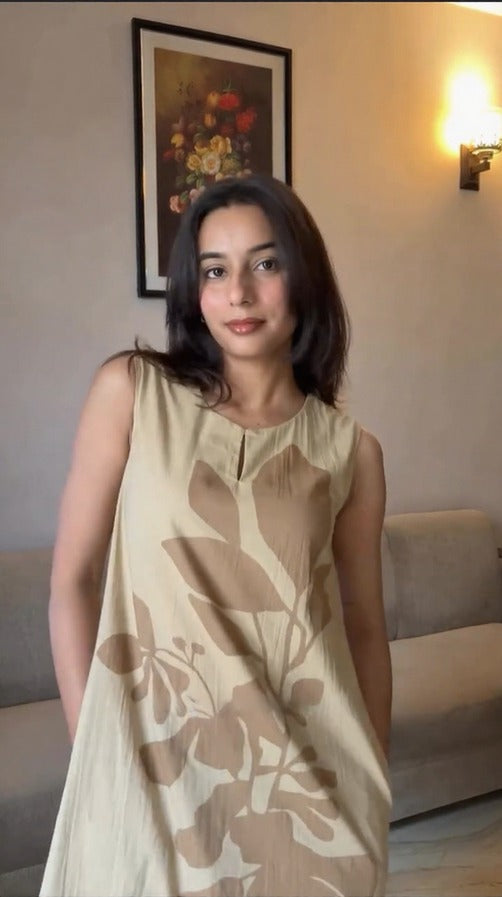 Sona- The Maxi dress fresh, the fit is relaxed