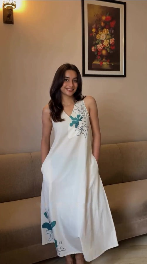 Sona- The Maxi dress fresh, the fit is relaxed