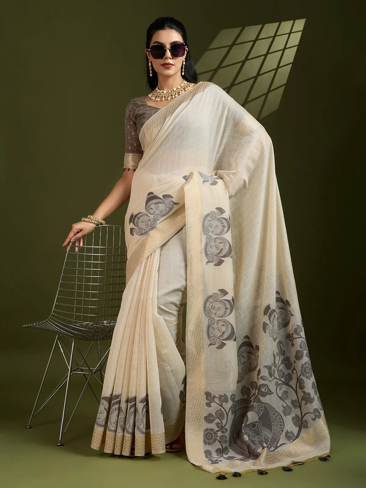 Morni- Royal Saree Luxurious Pattons  Delicate Thread Work