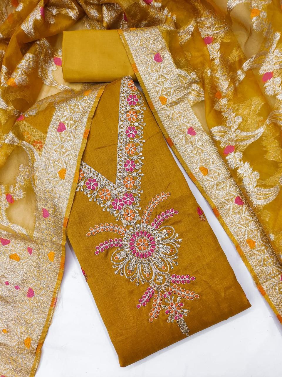 HAR- VICHITRA SILK WITH KODDING SQUANCE WORk