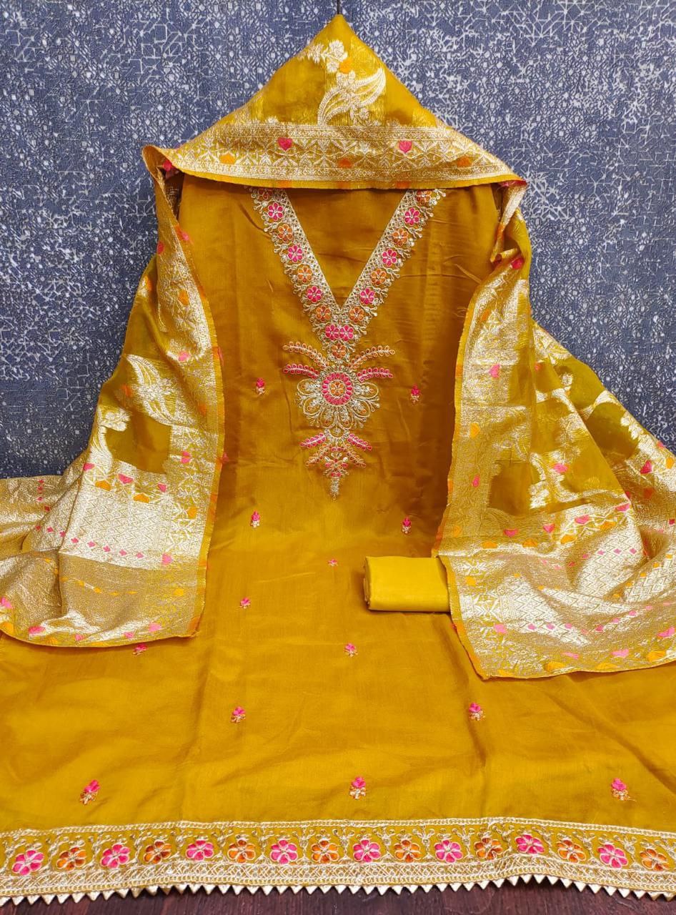 HAR- VICHITRA SILK WITH KODDING SQUANCE WORk