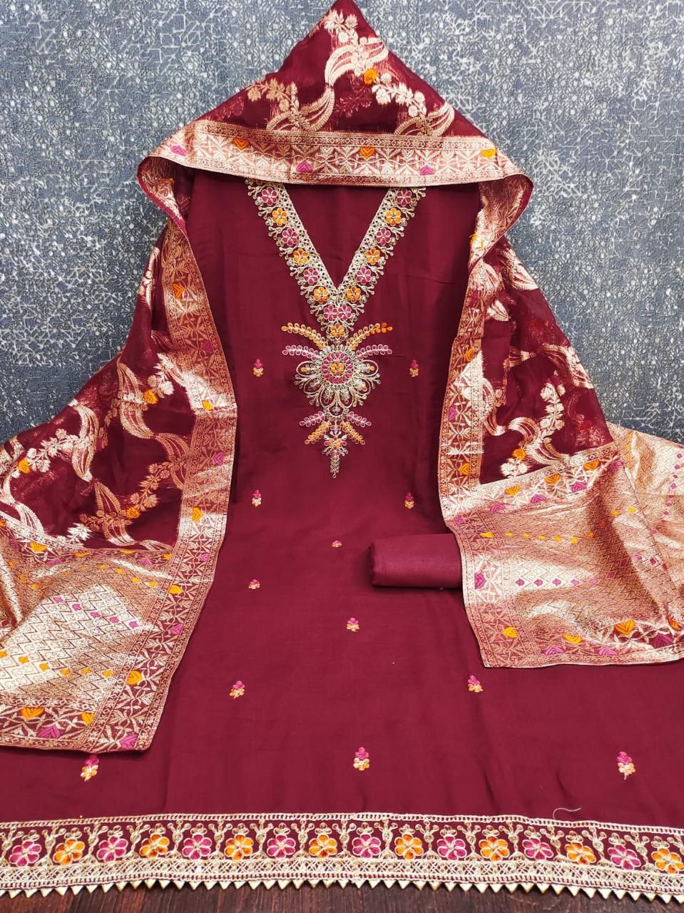 HAR- VICHITRA SILK WITH KODDING SQUANCE WORk