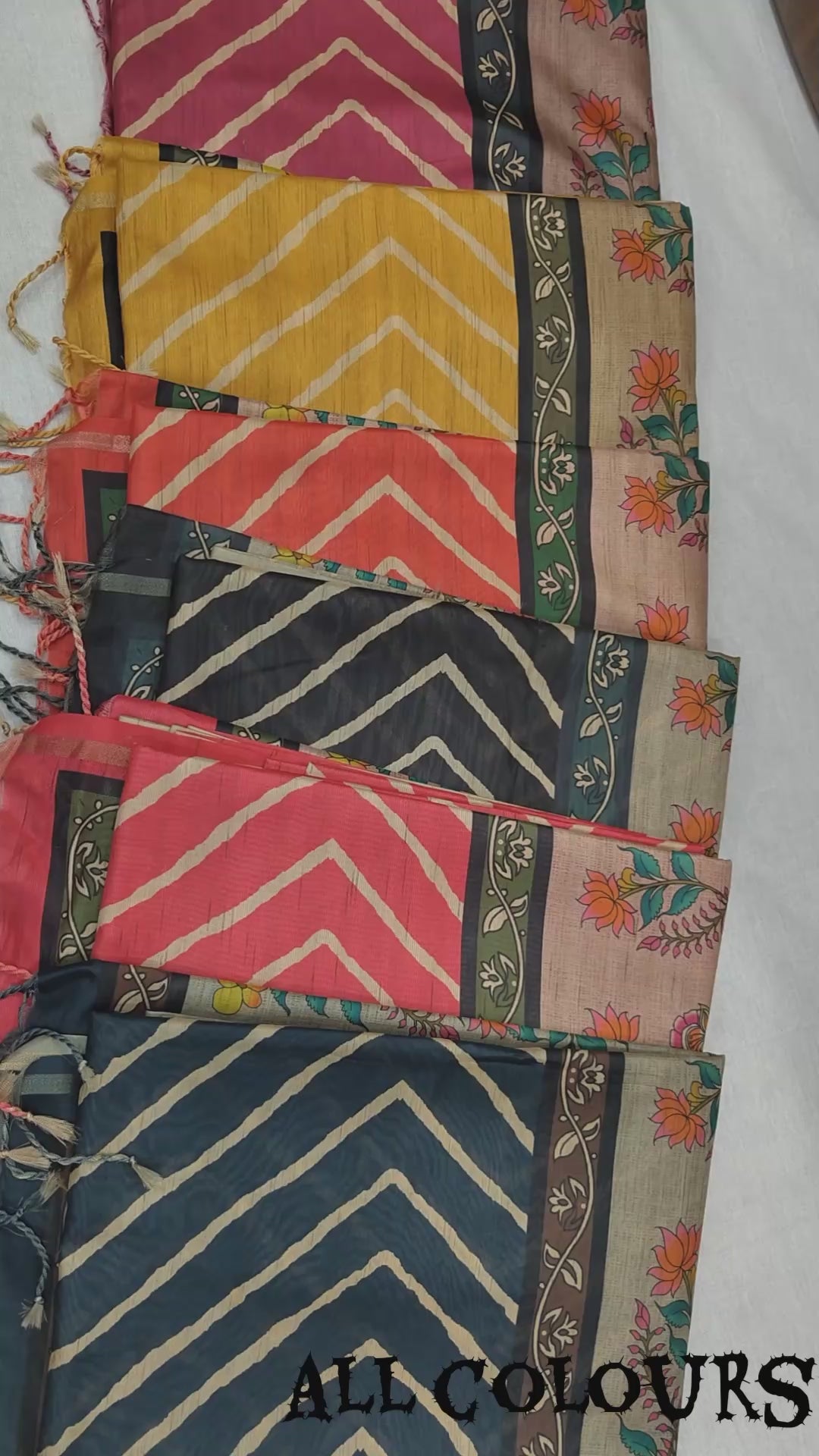 Leheriya - Printed Art Silk Saree in Peach